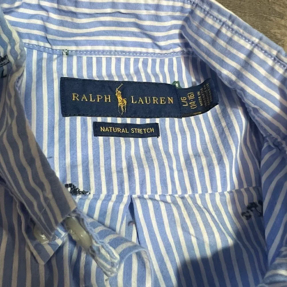 Ralph Lauren Natural stretch Boys striped sneaker Button down. Size L.